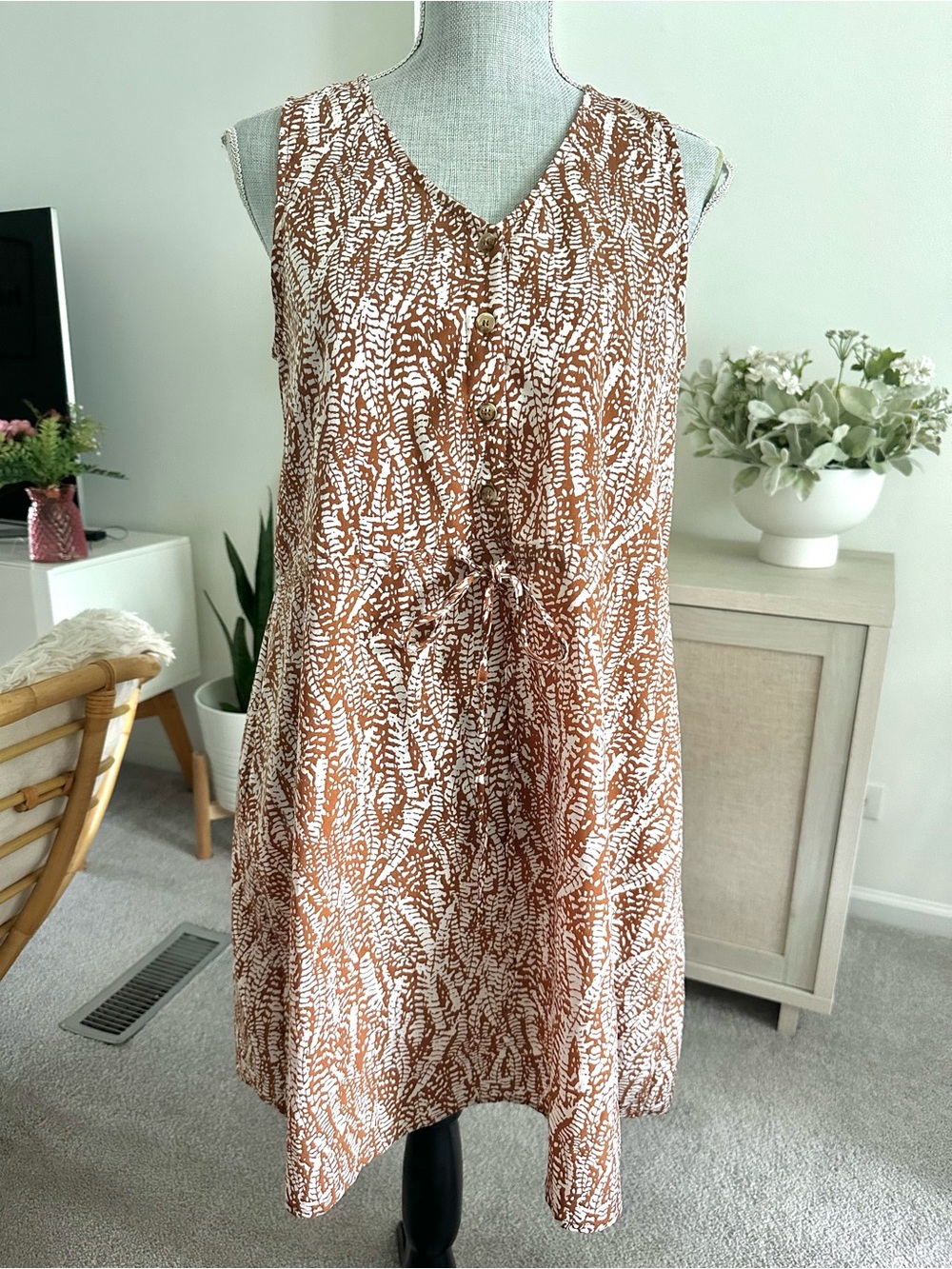 Sleeveless Brown & White V-Neck Tie-Waist Mini Dress